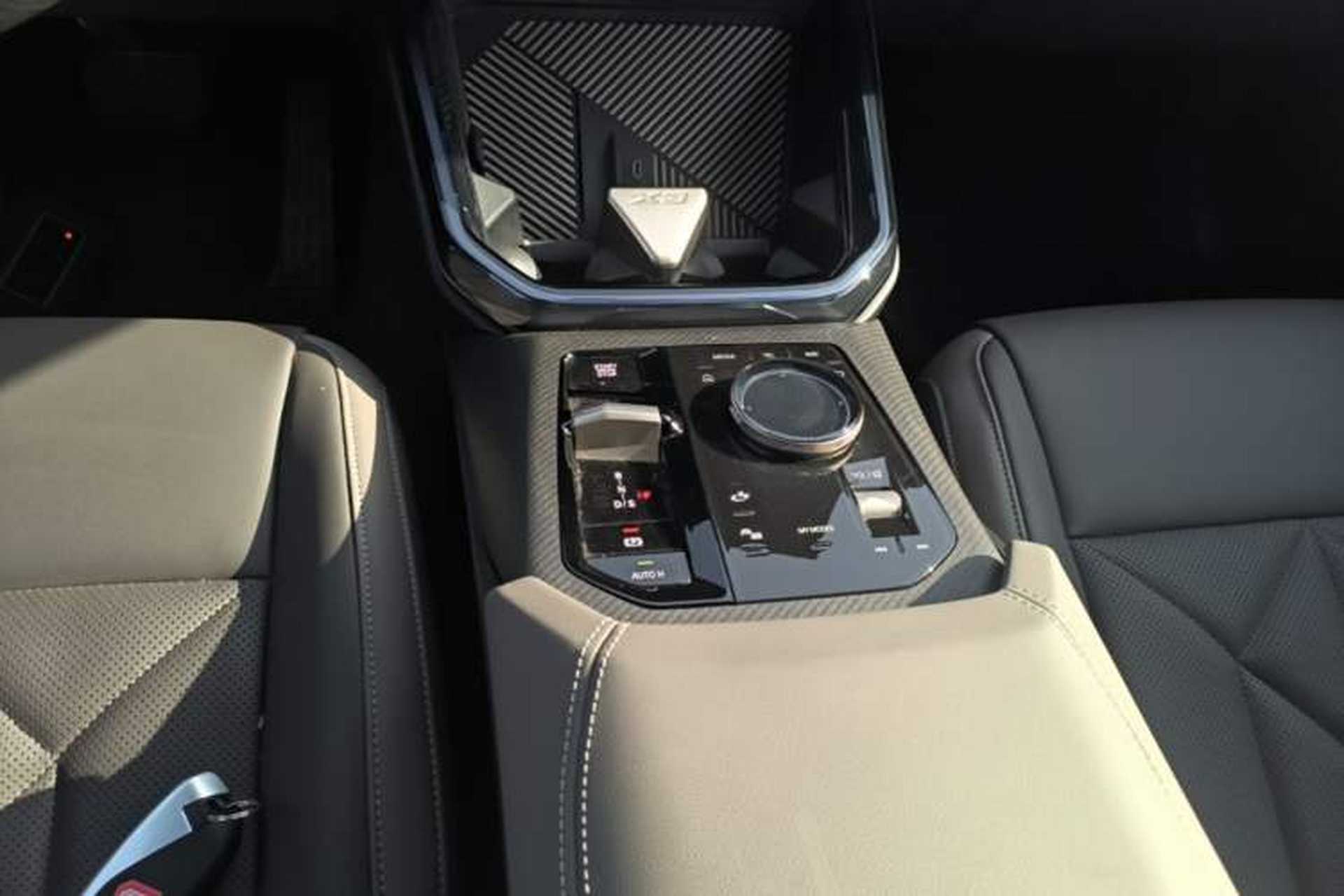 Used BMW X3 2025 xDrive25L Luxury Package Gear Lever