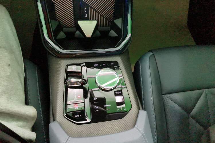 Used BMW X3 2025 xDrive30L Luxury Edition M Sport Package Gear Lever