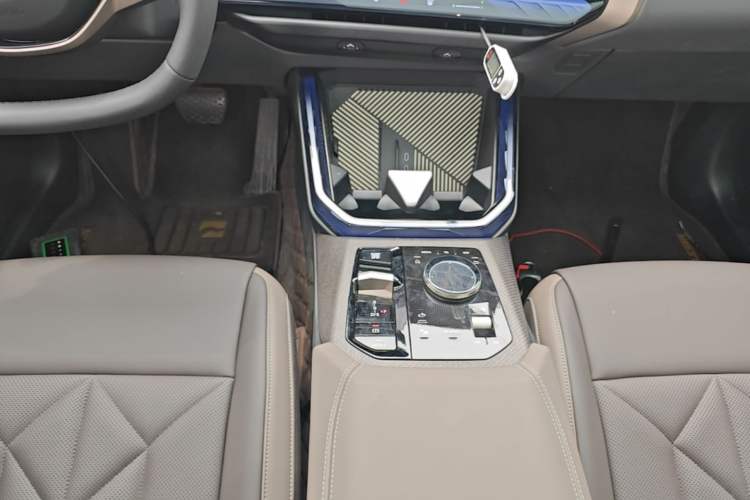 Used BMW X3 2025 xDrive25L Luxury Package Gear Lever