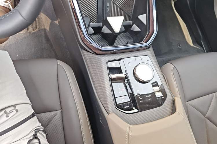 Used BMW X3 2025 xDrive25L Luxury Package Gear Lever