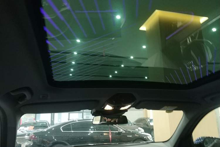 Used BMW X3 2025 xDrive30L Luxury Edition M Sport Package Headliner