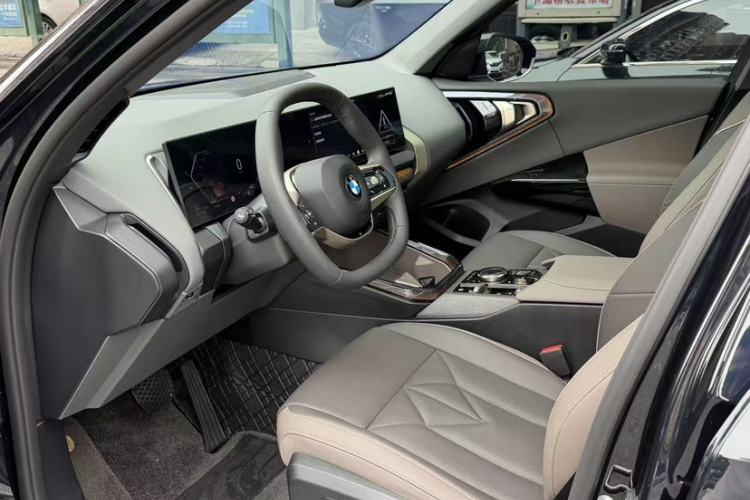 Used BMW X3 2025 xDrive25L Luxury Package Interior 2