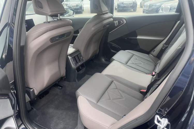 Used BMW X3 2025 xDrive25L Luxury Package Interior 2