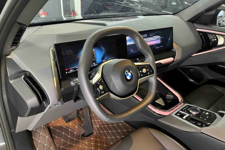 Used BMW X3 2025 xDrive25L Luxury Package Interior 3