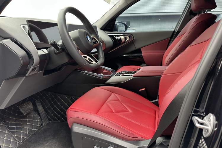 Used BMW X3 2025 xDrive30L Leading Model M Sport Package Interior 4