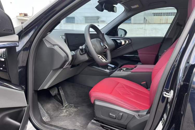 Used BMW X3 2025 xDrive30L Leading Model M Sport Package Interior 4
