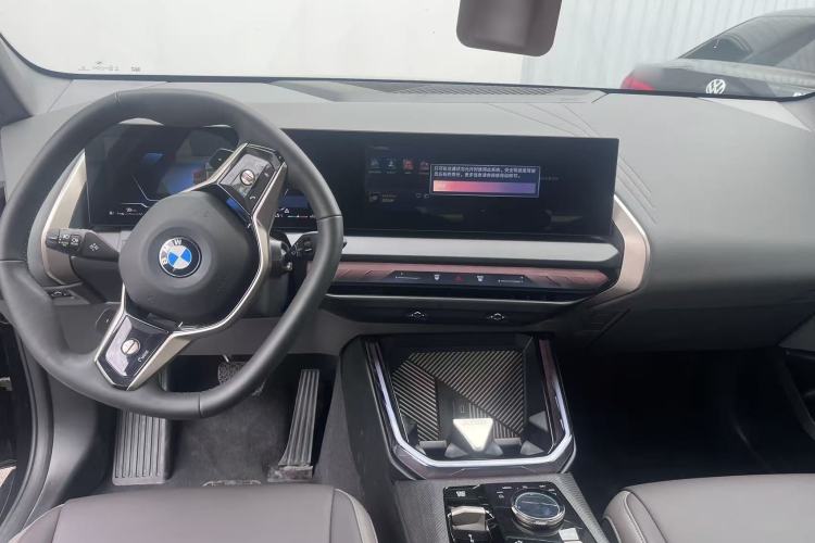 Used BMW X3 2025 xDrive25L Luxury Package Interior 4