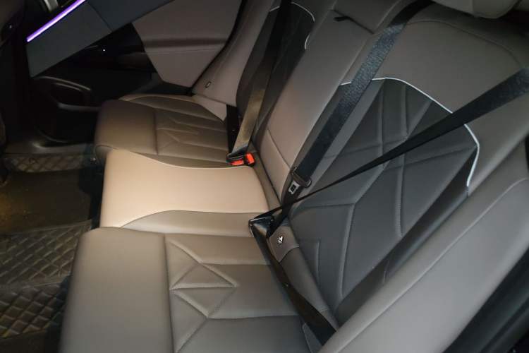 Used BMW X3 2025 Model, Facelifted xDrive25L Luxury Package Interior 4