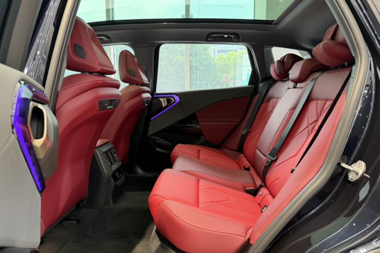 Used BMW X3 2025 xDrive25L Luxury Package Interior 7
