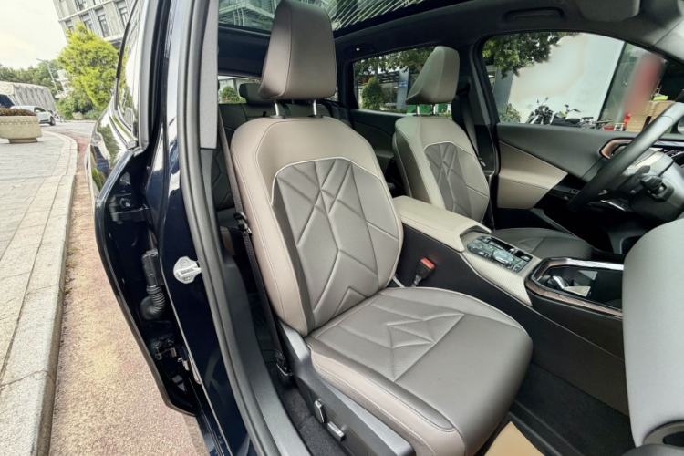 Used BMW X3 2025 xDrive30L Luxury Edition M Sport Package Interior 8