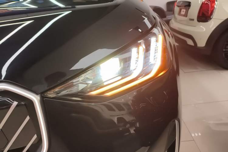 Used BMW X3 2025 xDrive30L Luxury Edition M Sport Package Left Front Headlight