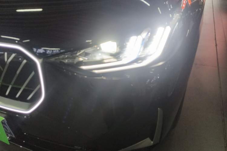 Used BMW X3 2025 xDrive30L Luxury Edition M Sport Package Left Front Headlight