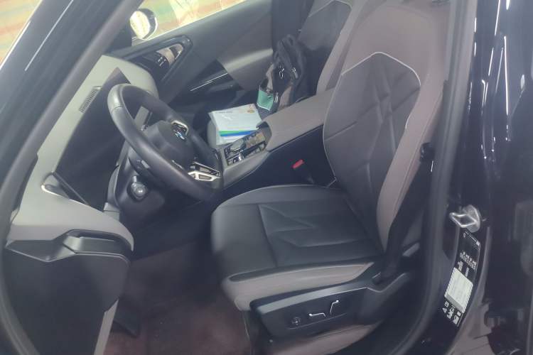 Used BMW X3 2025 xDrive30L Luxury Edition M Sport Package Left Front Seat