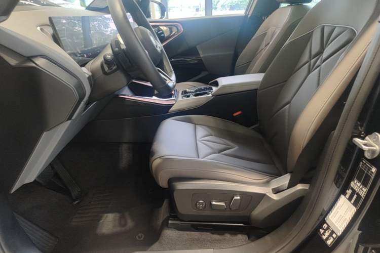 Used BMW X3 2025 xDrive30L Luxury Edition M Sport Package Left Front Seat