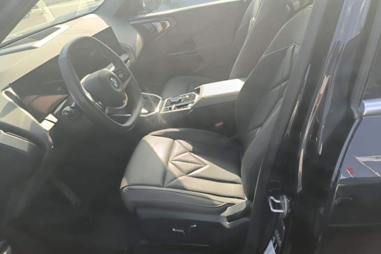Used BMW X3 2025 xDrive25L Luxury Package Left Front Seat