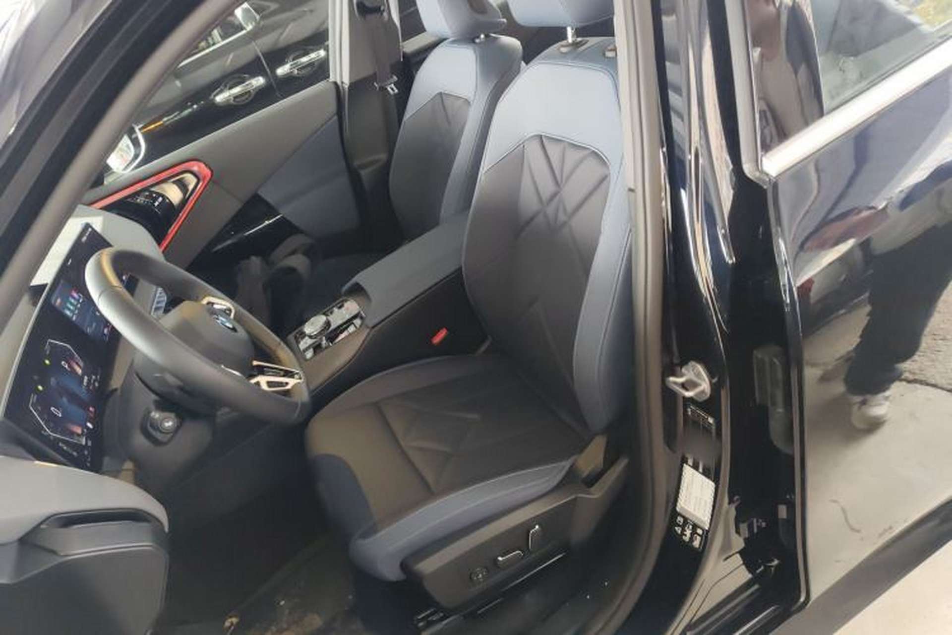 Used BMW X3 2025 xDrive30L Luxury Edition M Sport Package Left Front Seat