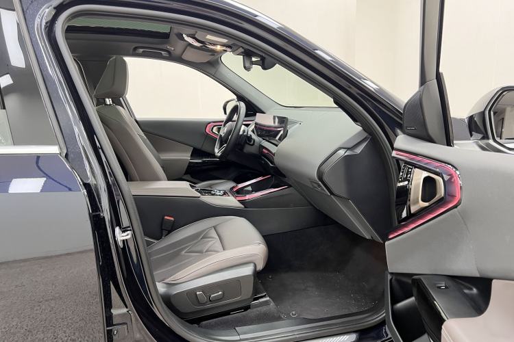Used BMW X3 2025 xDrive30L Luxury Edition M Sport Package Left Front Seat