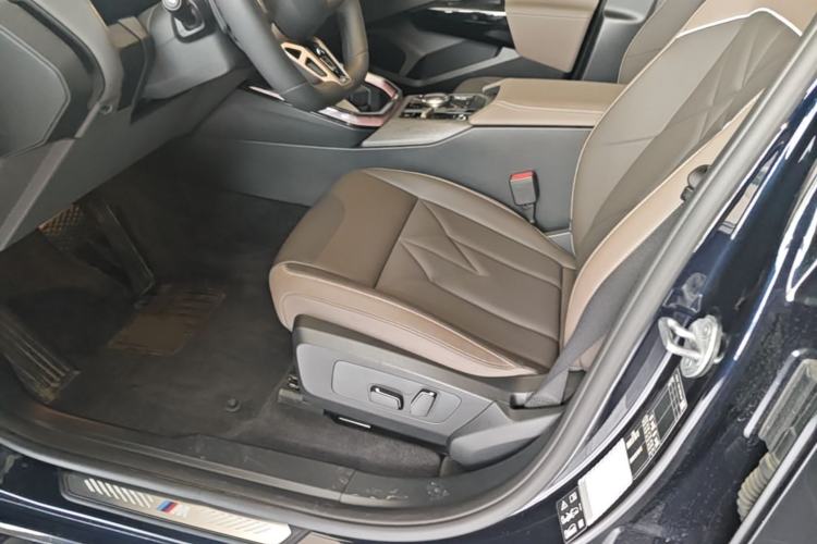 Used BMW X3 2025 xDrive30L Leading Model M Sport Package Left Front Seat