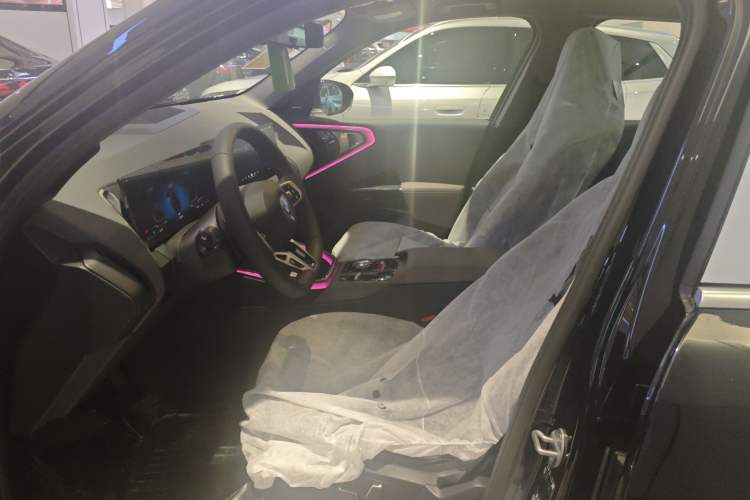 Used BMW X3 2025 xDrive30L Leading Model M Sport Package Left Front Seat
