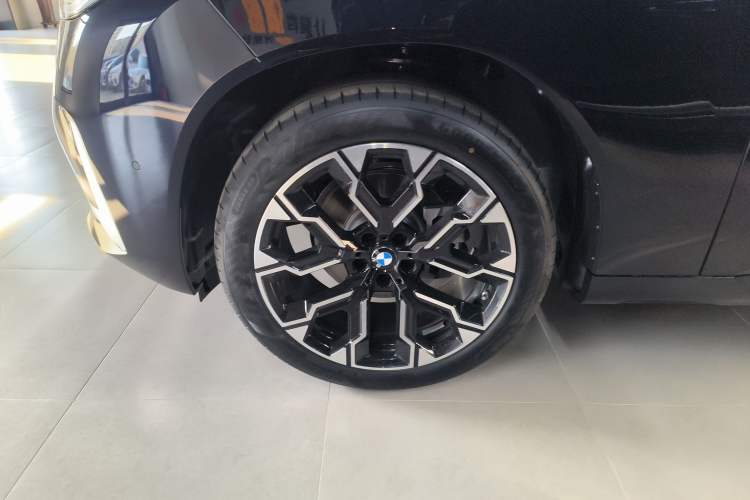 Used BMW X3 2025 xDrive30L Leading Model M Sport Package Left Front Wheel Hub