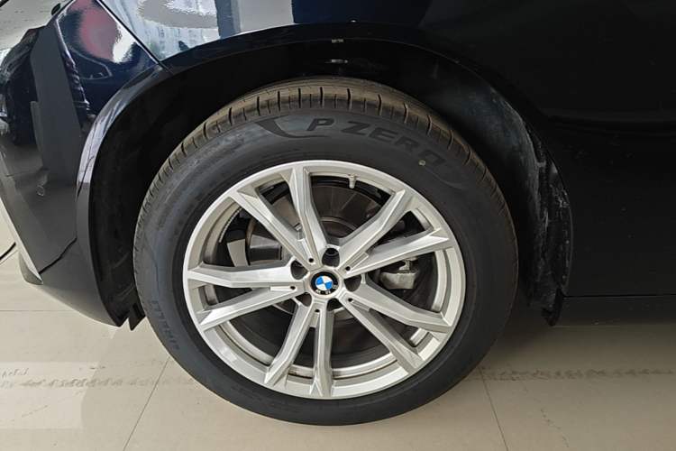 Used BMW X3 2025 xDrive25L Luxury Package Left Front Wheel Hub