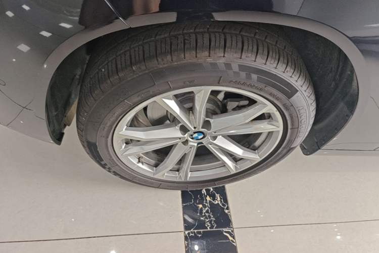 Used BMW X3 2025 Model, Facelifted xDrive25L Luxury Package Left Front Wheel Hub