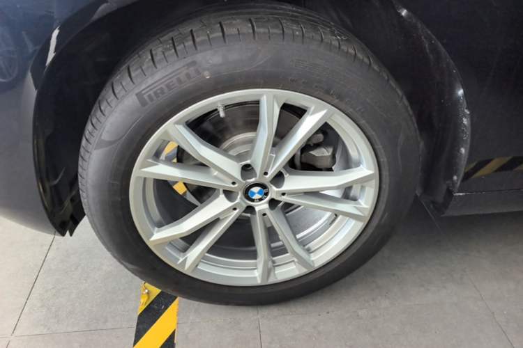 Used BMW X3 2025 xDrive25L Luxury Package Left Front Wheel Hub