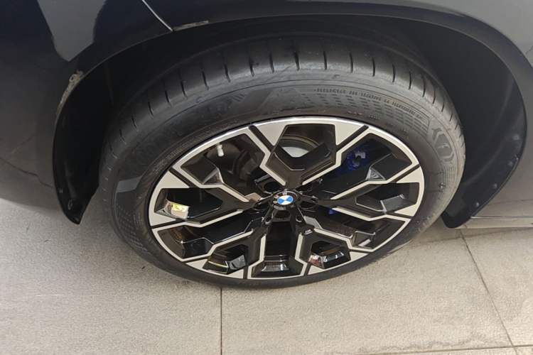 Used BMW X3 2025 xDrive30L Luxury Edition M Sport Package Left Front Wheel Hub