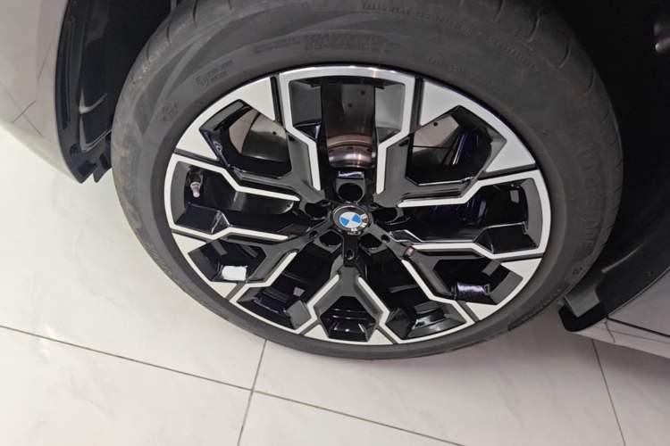 Used BMW X3 2025 xDrive30L Leading Model M Sport Package Left Front Wheel Hub