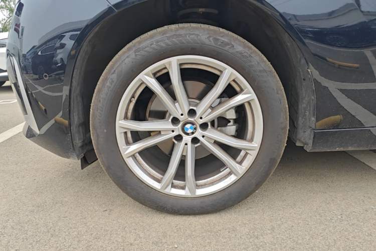 Used BMW X3 2025 xDrive25L Luxury Package Left Front Wheel Hub