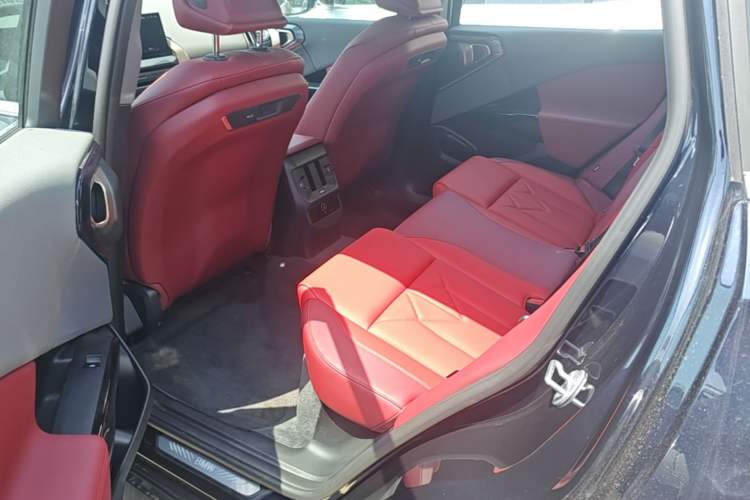 Used BMW X3 2025 xDrive25L Luxury Package Left Rear Seat