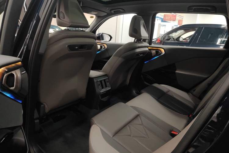 Used BMW X3 2025 xDrive30L Luxury Edition M Sport Package Left Rear Seat