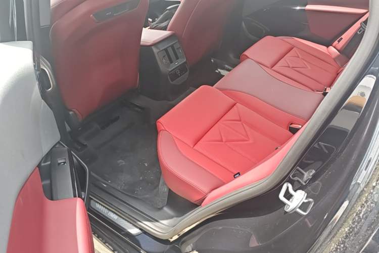 Used BMW X3 2025 xDrive25L Luxury Package Left Rear Seat