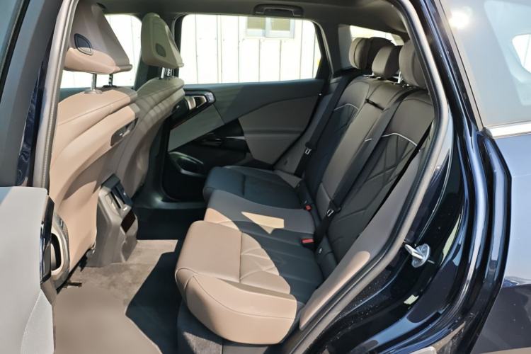 Used BMW X3 2025 xDrive30L Luxury Edition M Sport Package Left Rear Seat