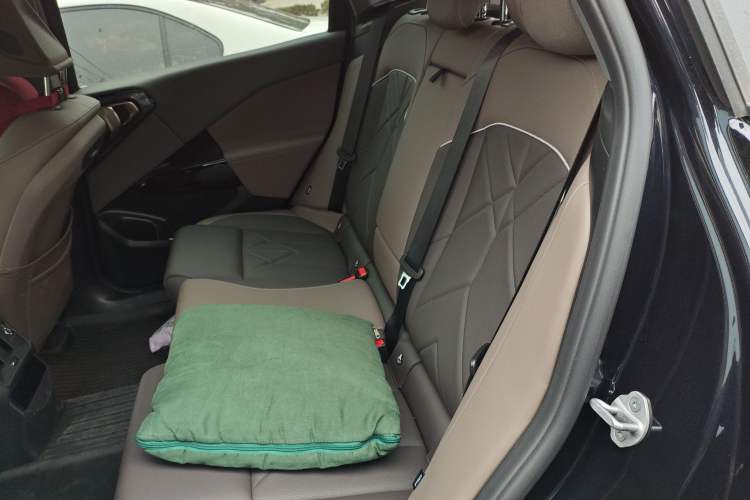Used BMW X3 2025 xDrive25L Luxury Package Left Rear Seat