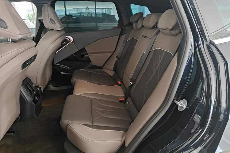 Used BMW X3 2025 xDrive25L Luxury Package Left Rear Seat