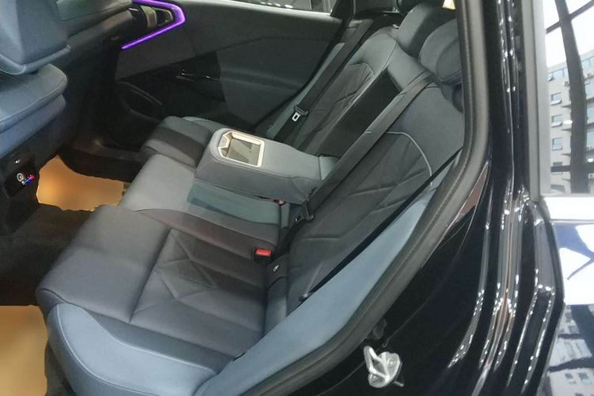 Used BMW X3 2025 xDrive30L Luxury Edition M Sport Package Left Rear Seat