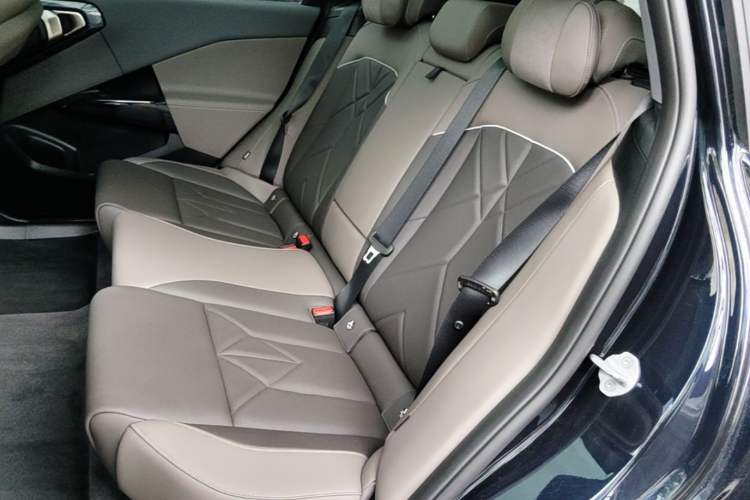 Used BMW X3 2025 xDrive25L Luxury Package Left Rear Seat