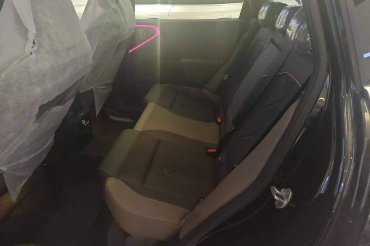 Used BMW X3 2025 xDrive30L Leading Model M Sport Package Left Rear Seat