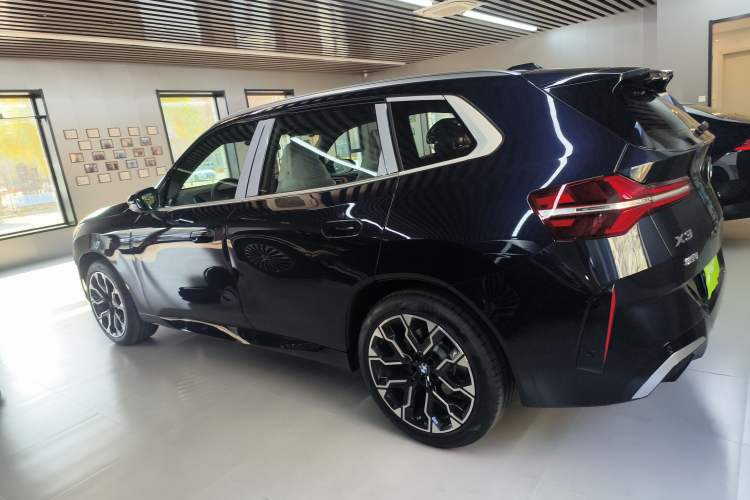Used BMW X3 2025 xDrive30L Leading Model M Sport Package Left Side