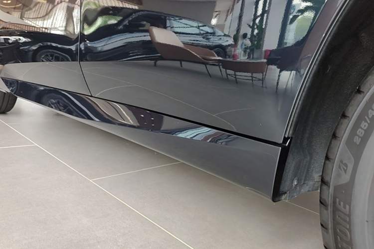 Used BMW X3 2025 xDrive30L Luxury Edition M Sport Package Left Side Sill