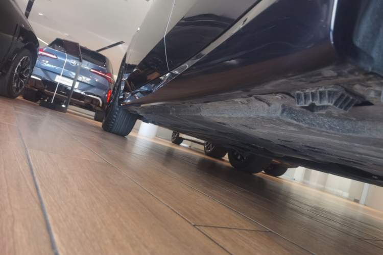 Used BMW X3 2025 xDrive30L Luxury Edition M Sport Package Left Side Sill