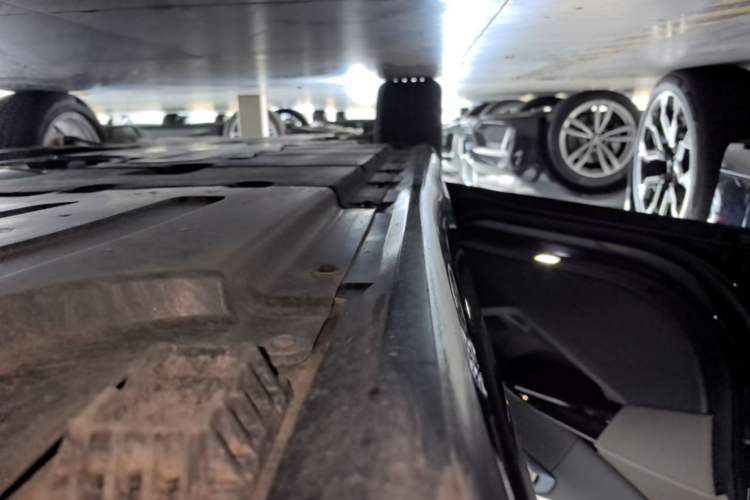 Used BMW X3 2025 xDrive25L Luxury Package Left Side Sill