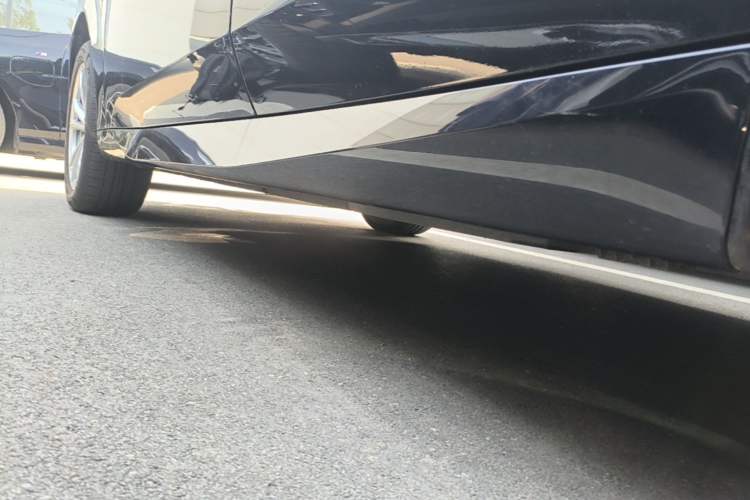 Used BMW X3 2025 xDrive25L Luxury Package Left Side Sill