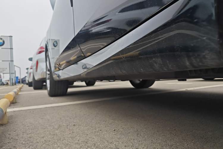 Used BMW X3 2025 xDrive25L Luxury Package Left Side Sill