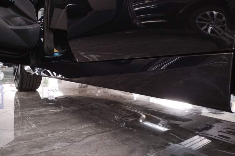 Used BMW X3 2025 Model, xDrive30L Leading M Sport Night Package Left Side Sill