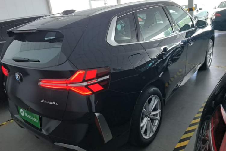 Used BMW X3 2025 xDrive25L Luxury Package Rear Right 45 Deg