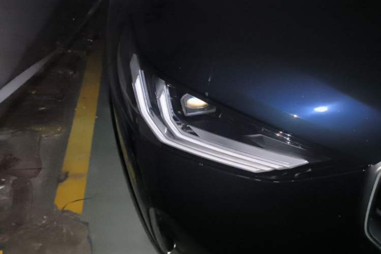 Used BMW X3 2025 xDrive25L Luxury Package Right Front Headlight