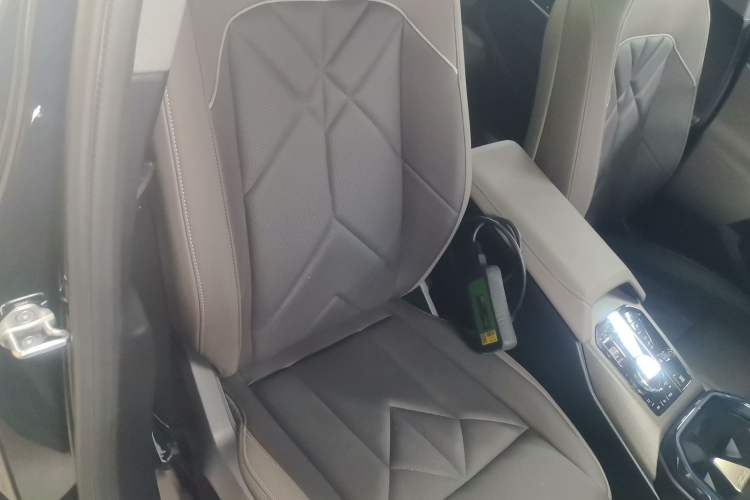 Used BMW X3 2025 xDrive30L Luxury Edition M Sport Package Right Front Seat