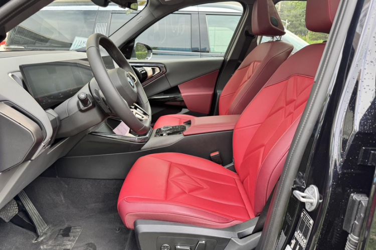Used BMW X3 2025 xDrive30L Luxury Edition M Sport Package Right Front Seat